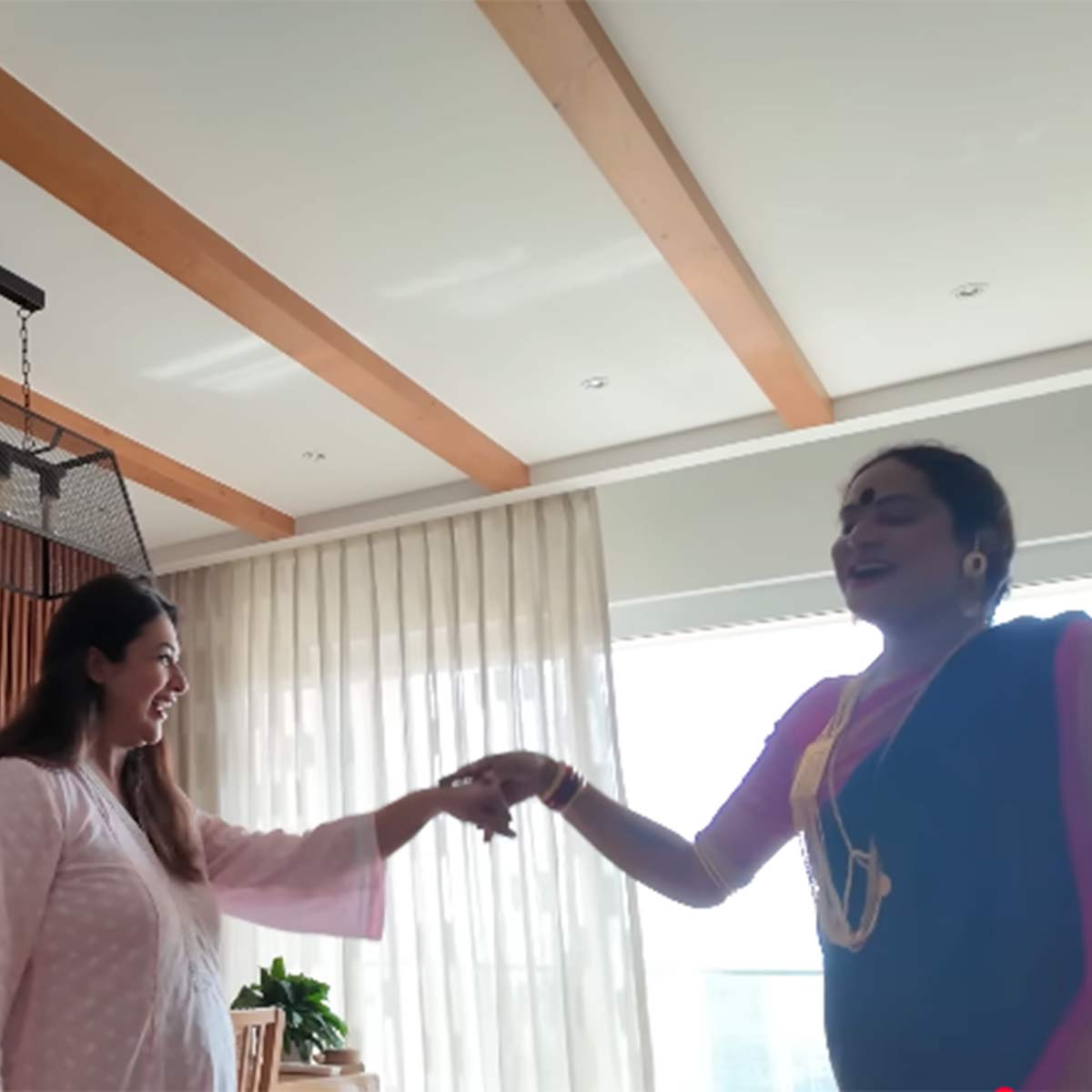 दिव्यांका-विवेक के घर आए किन्नर