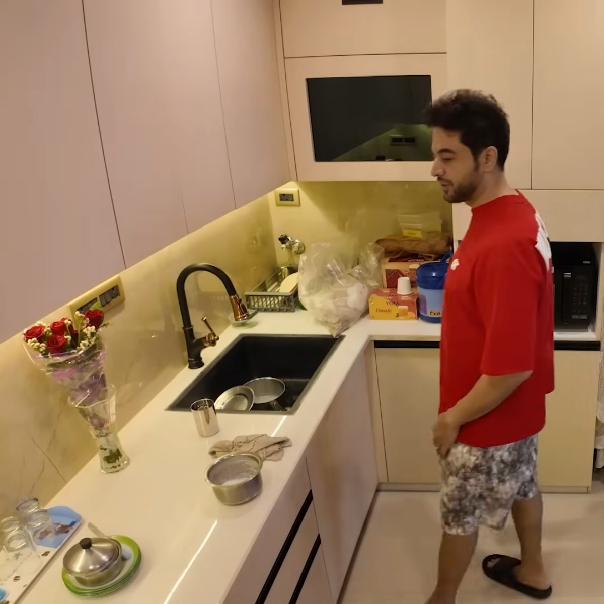 Gaurav Khanna new kanpur home vlog