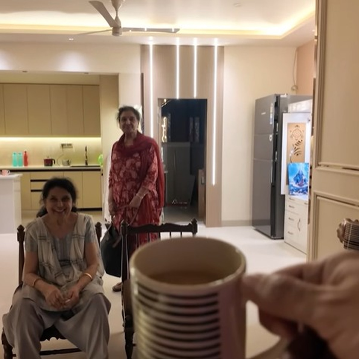 मां-पिता संग कानपूर के नए घर में शिफ्ट हए गौरव खन्ना