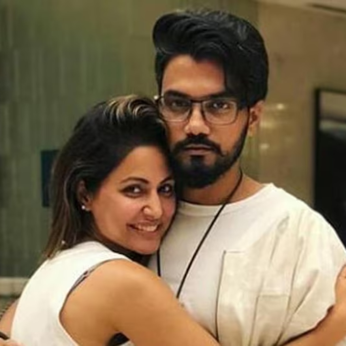 Hina Khan 1st anniversary