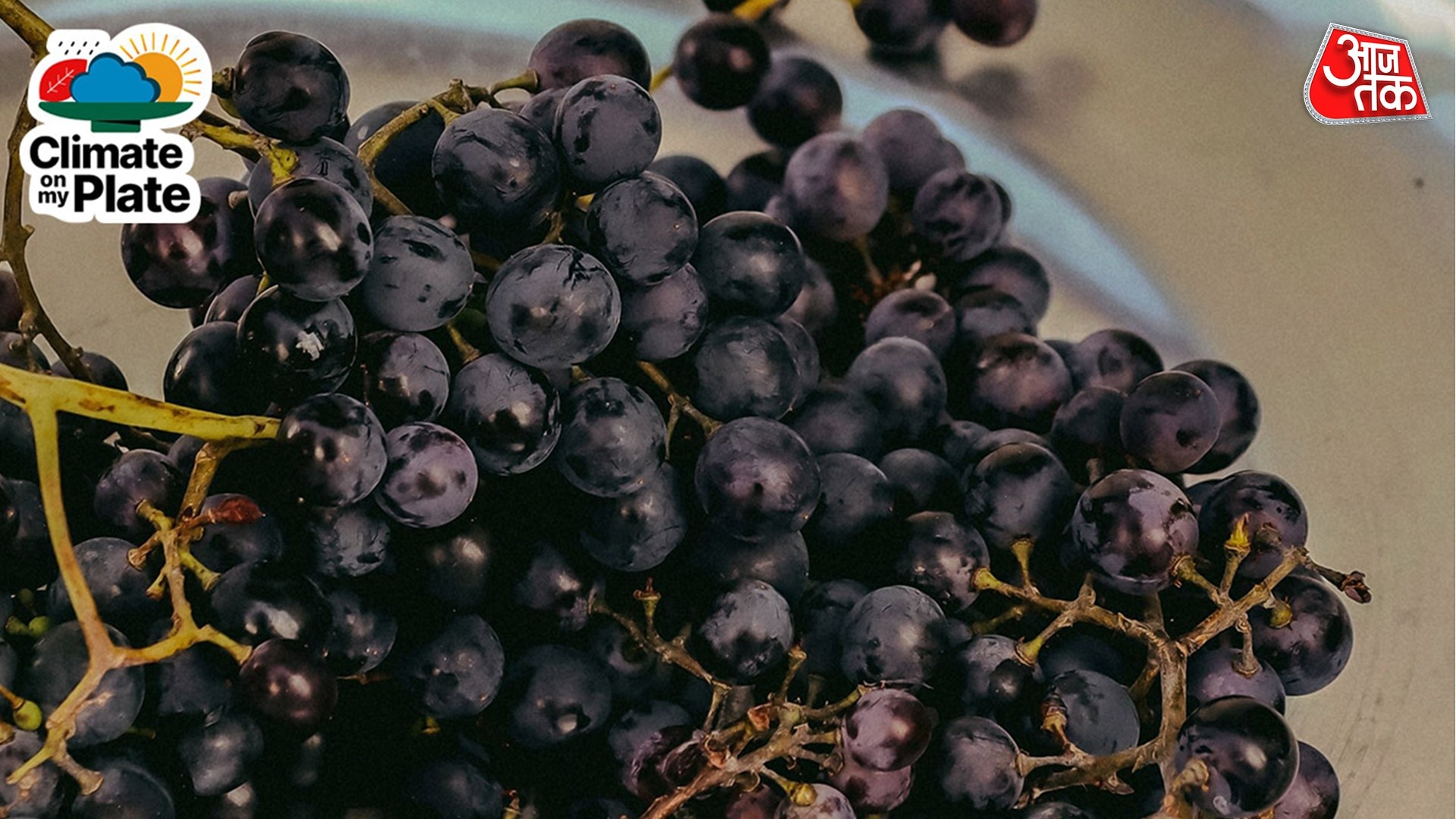 Jamun is rich in anthocyanins. (Photo: Unsplash/Pexels)