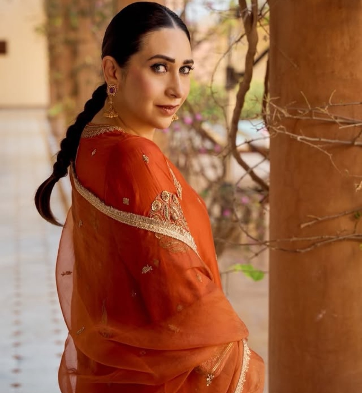 Karisma Kapoor Glowing Skin 