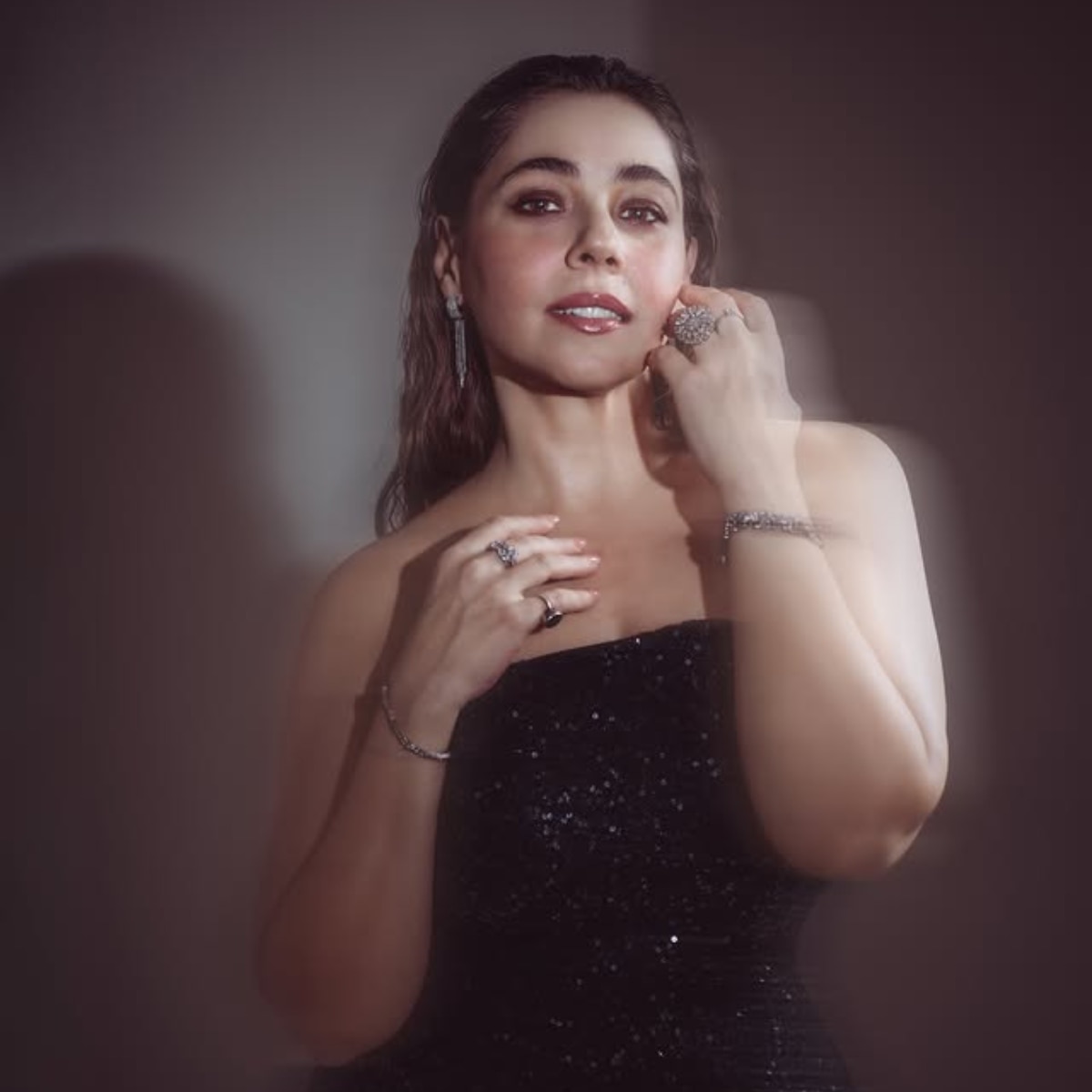 maanvi gagroo asked to compromise
