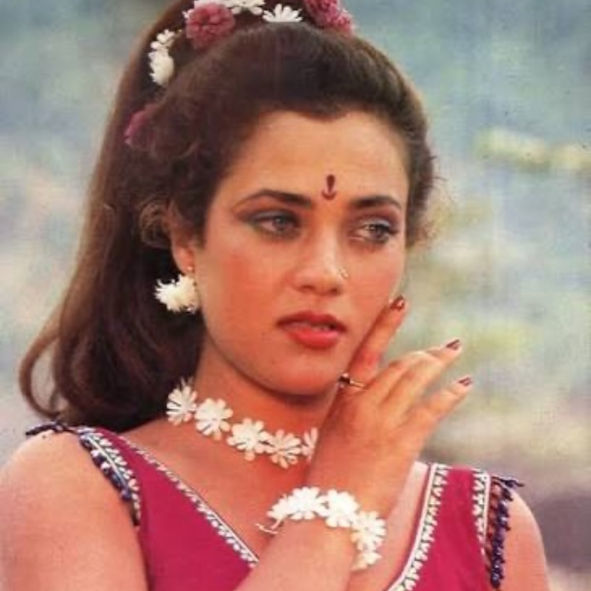actress mandakini new haircut