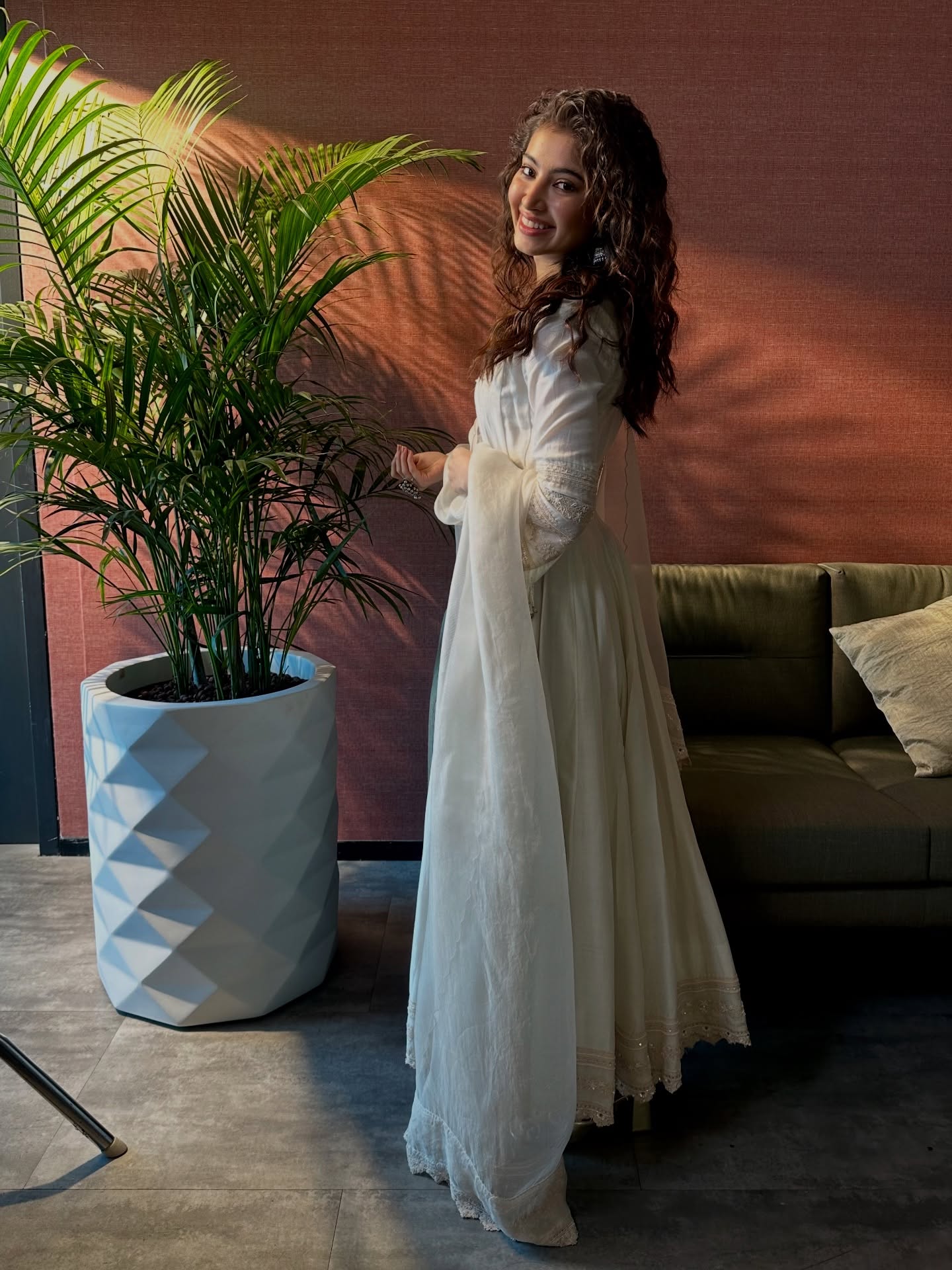 sara arjun looks