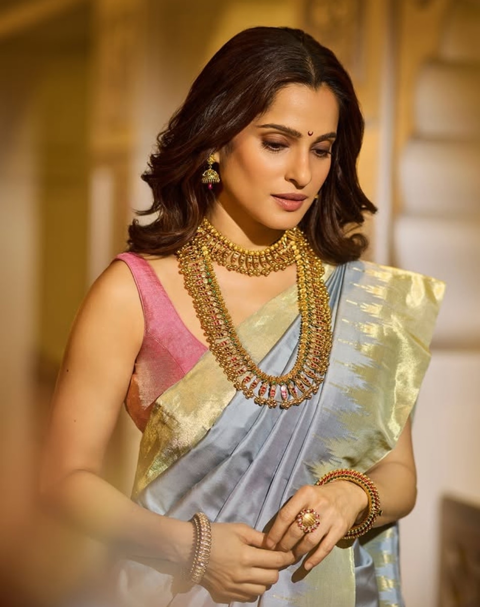 Priya Bapat parents reaction on intimate lesbian scene  