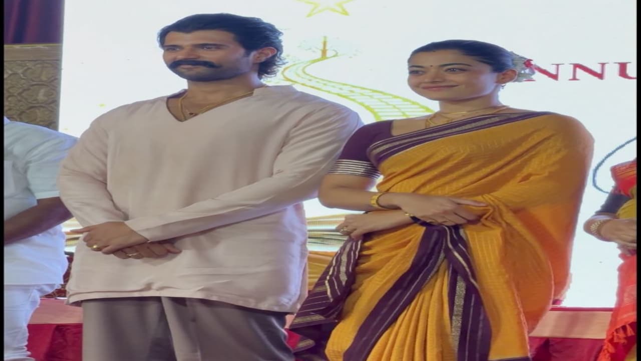 गांव में रश्मिका-विजय, हुईं रोमांटिक, पति की संवारी मूंछें-पोंछा पसीना