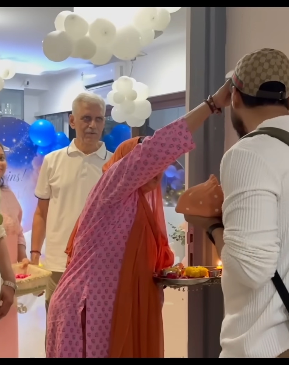 sambhavna seth avinash dwivedi twins grand entry