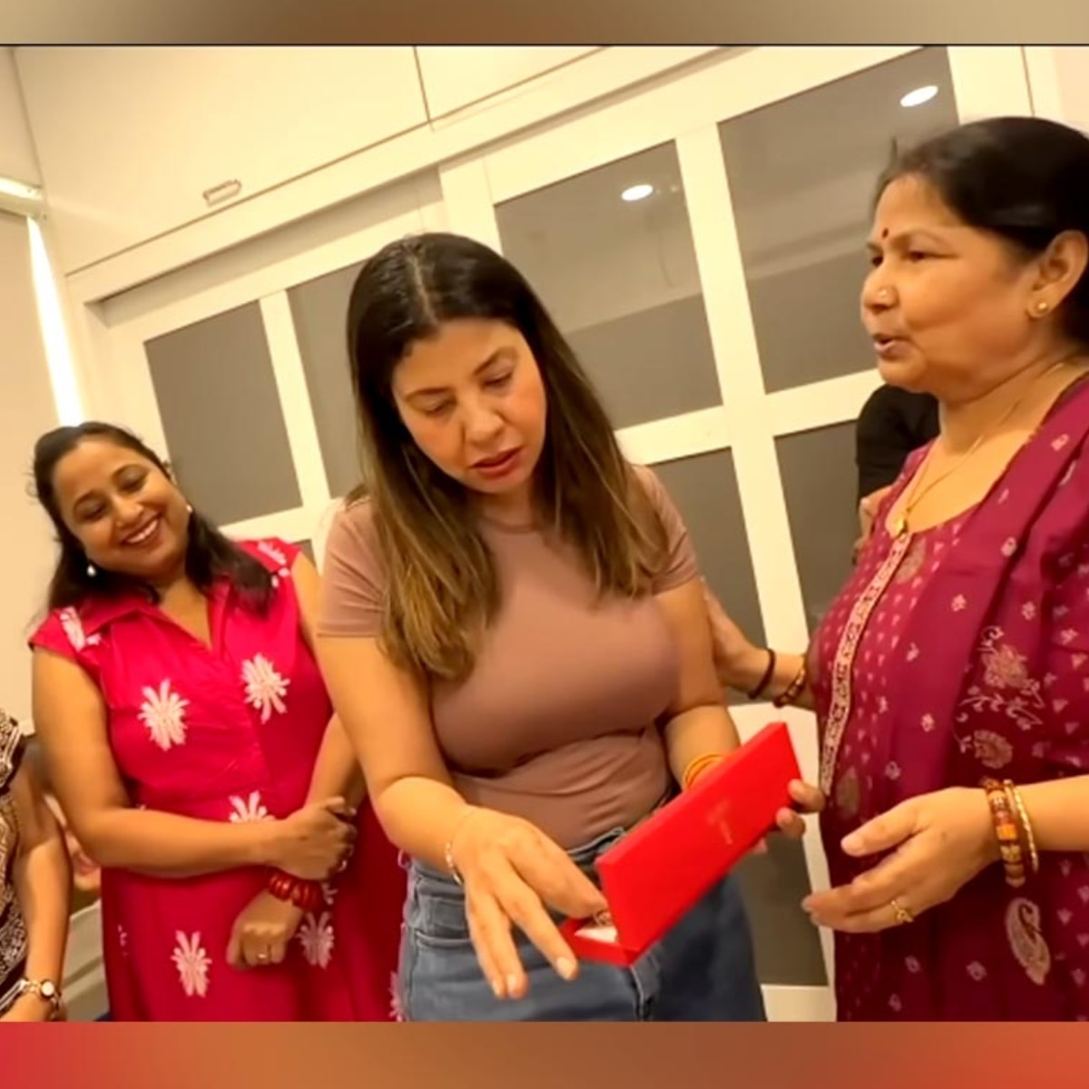 sambhavna seth avinash dwivedi vlogs