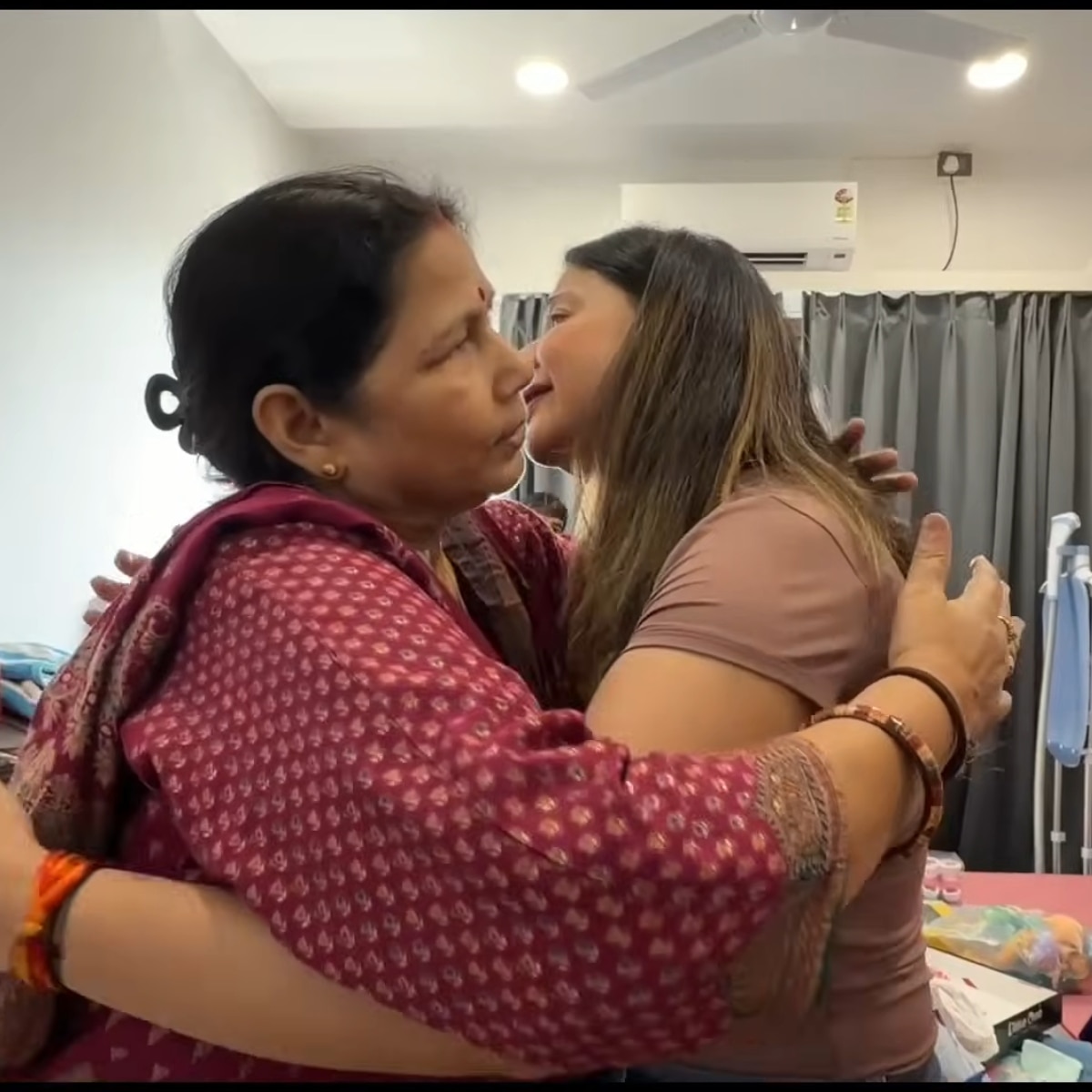 sambhavna seth avinash dwivedi vlogs