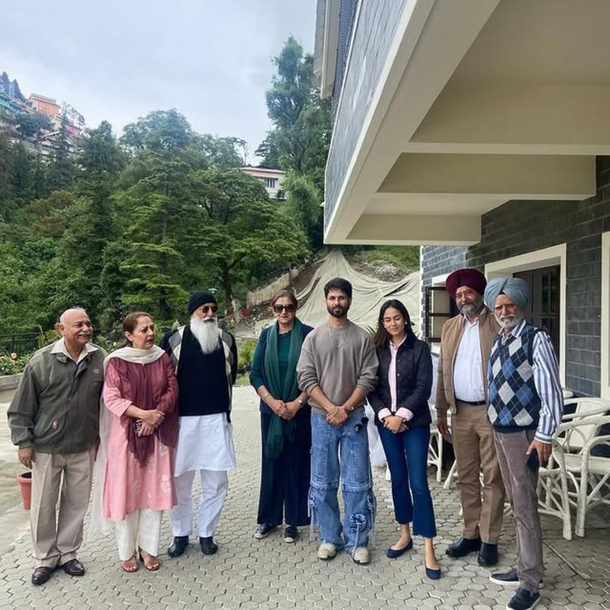 Shahid kapoor beas farmhouse