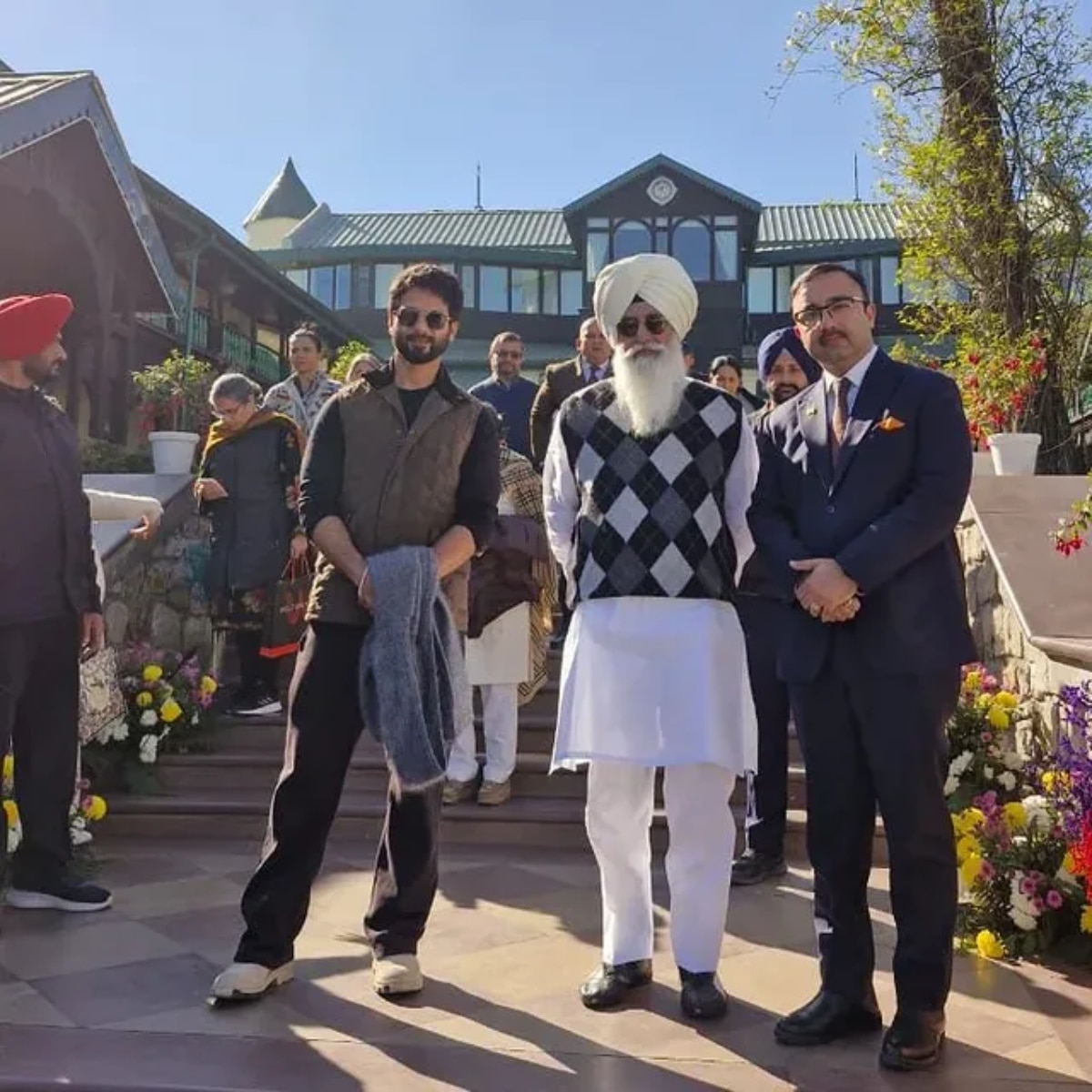 Shahid kapoor beas farmhouse