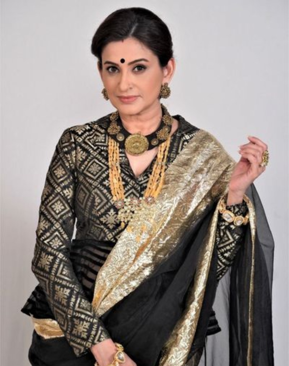 balika vadhu fame Smita bansal on changing clothes outdoor