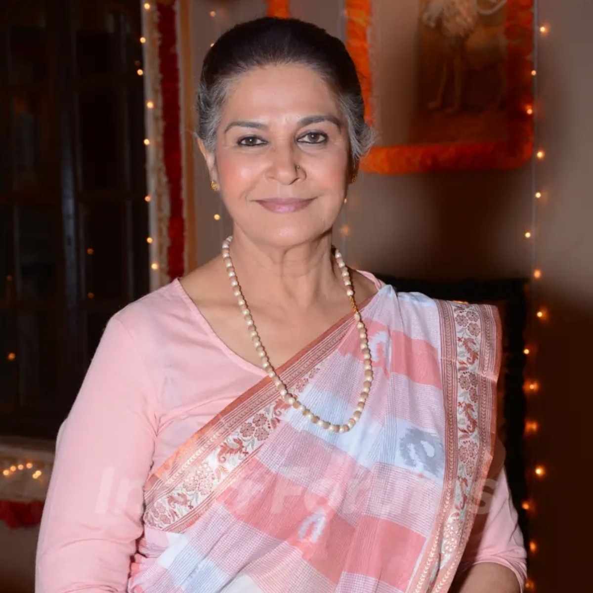 suhasini mulay married at 60 famous liplock
