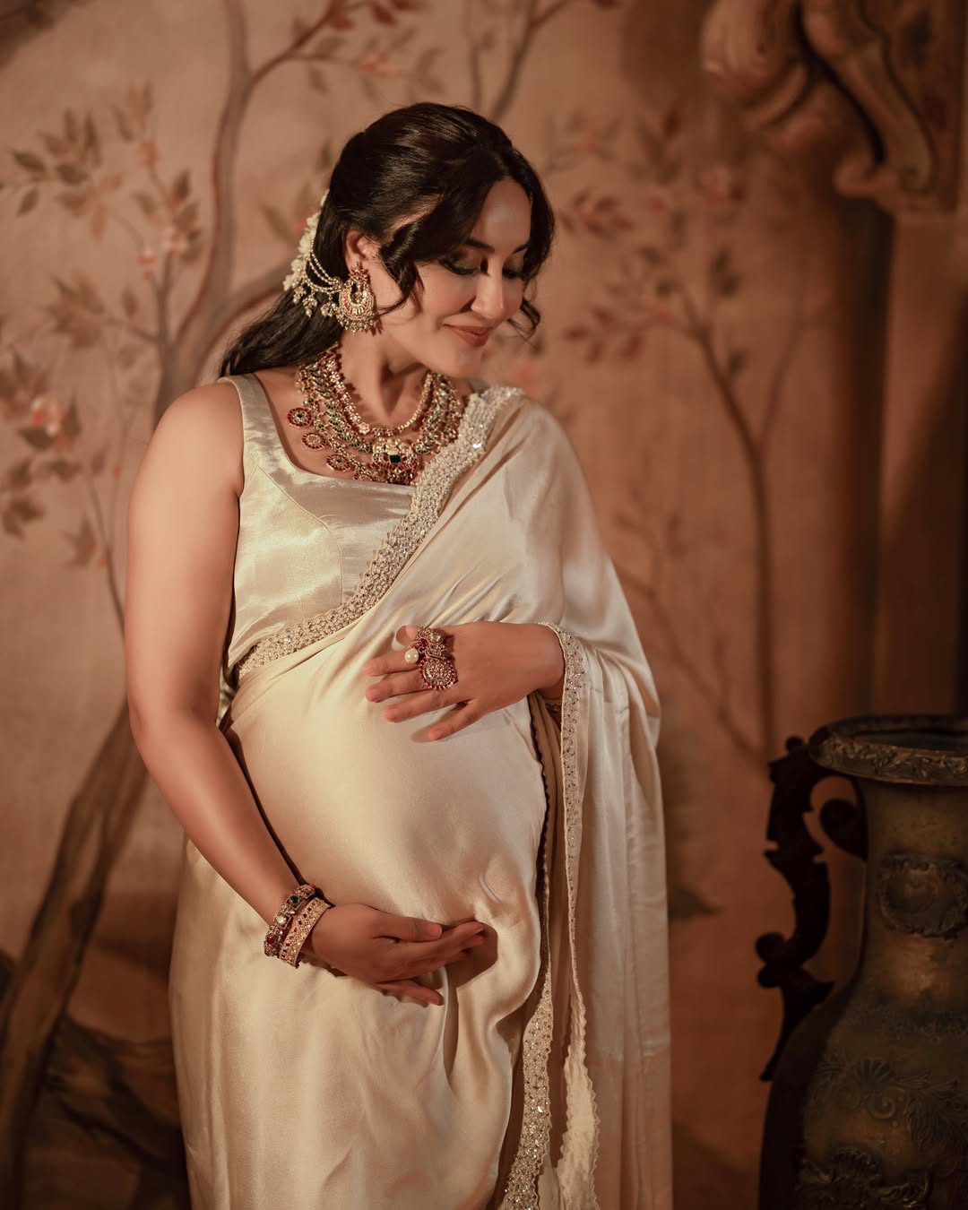 Surbhi jyoti maternity photoshoot