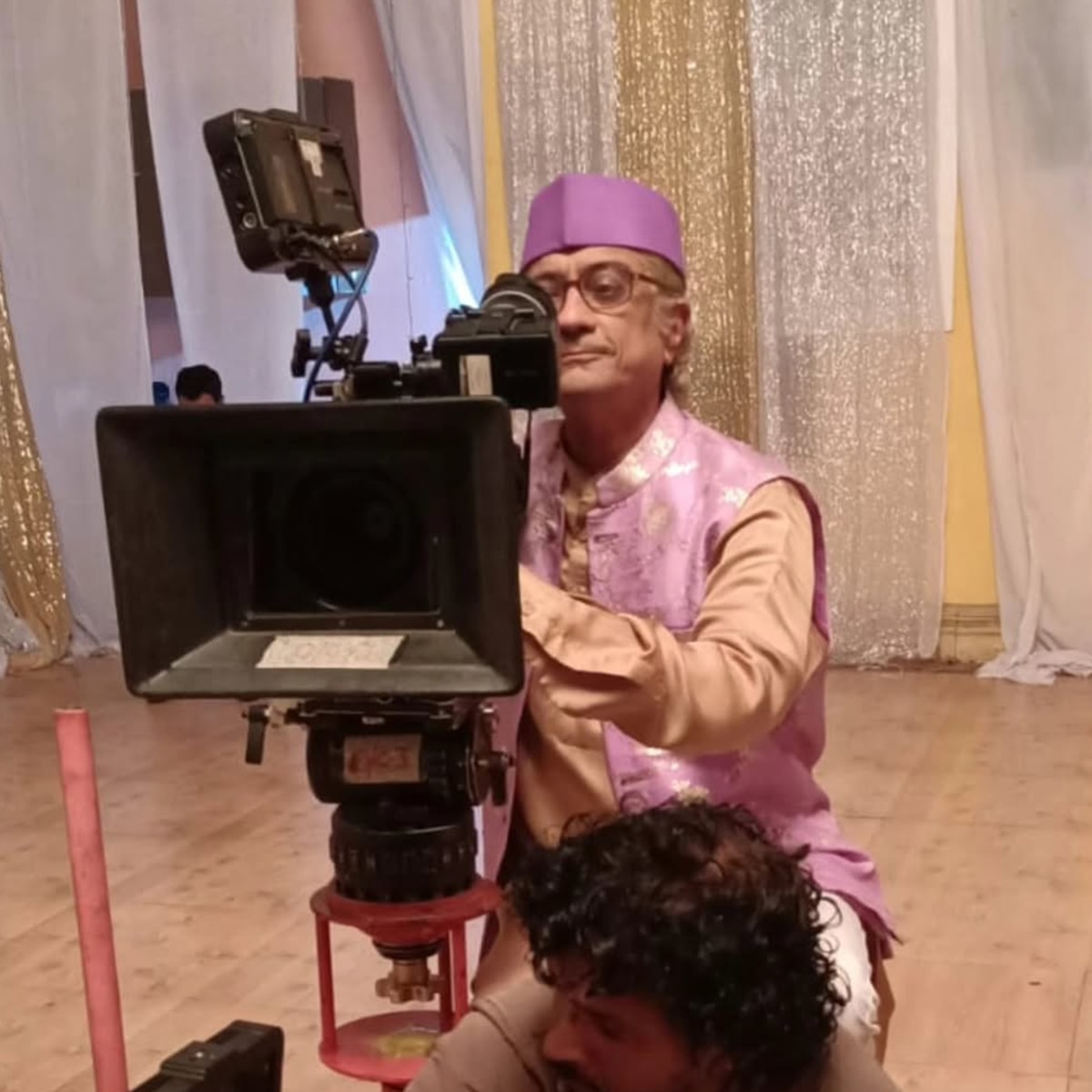 'तारक मेहता' के बापूजी की पत्नी हैं ग्लैमरस 