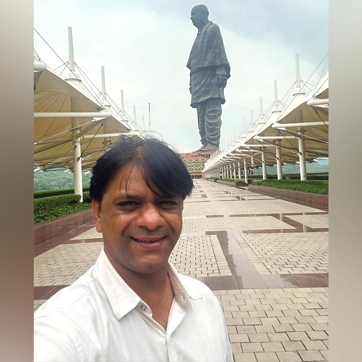 तन्मय वेकारिया 