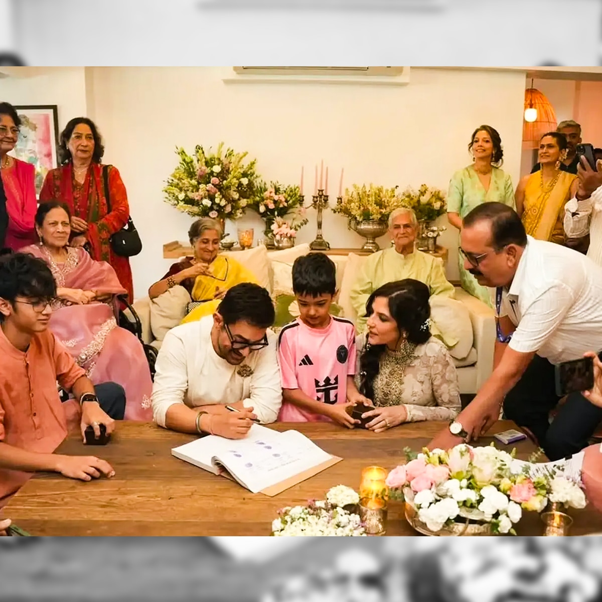 पति-पत्नी बने आमिर खान और गौरी स्प्रैट