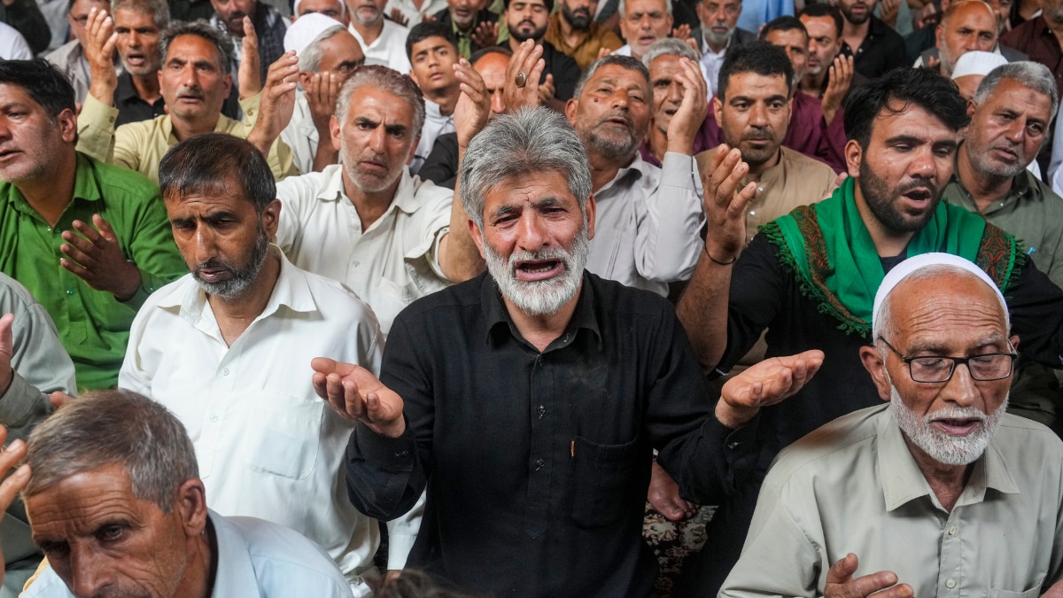 kashmir ayatollah ali khamenei condolence prayers