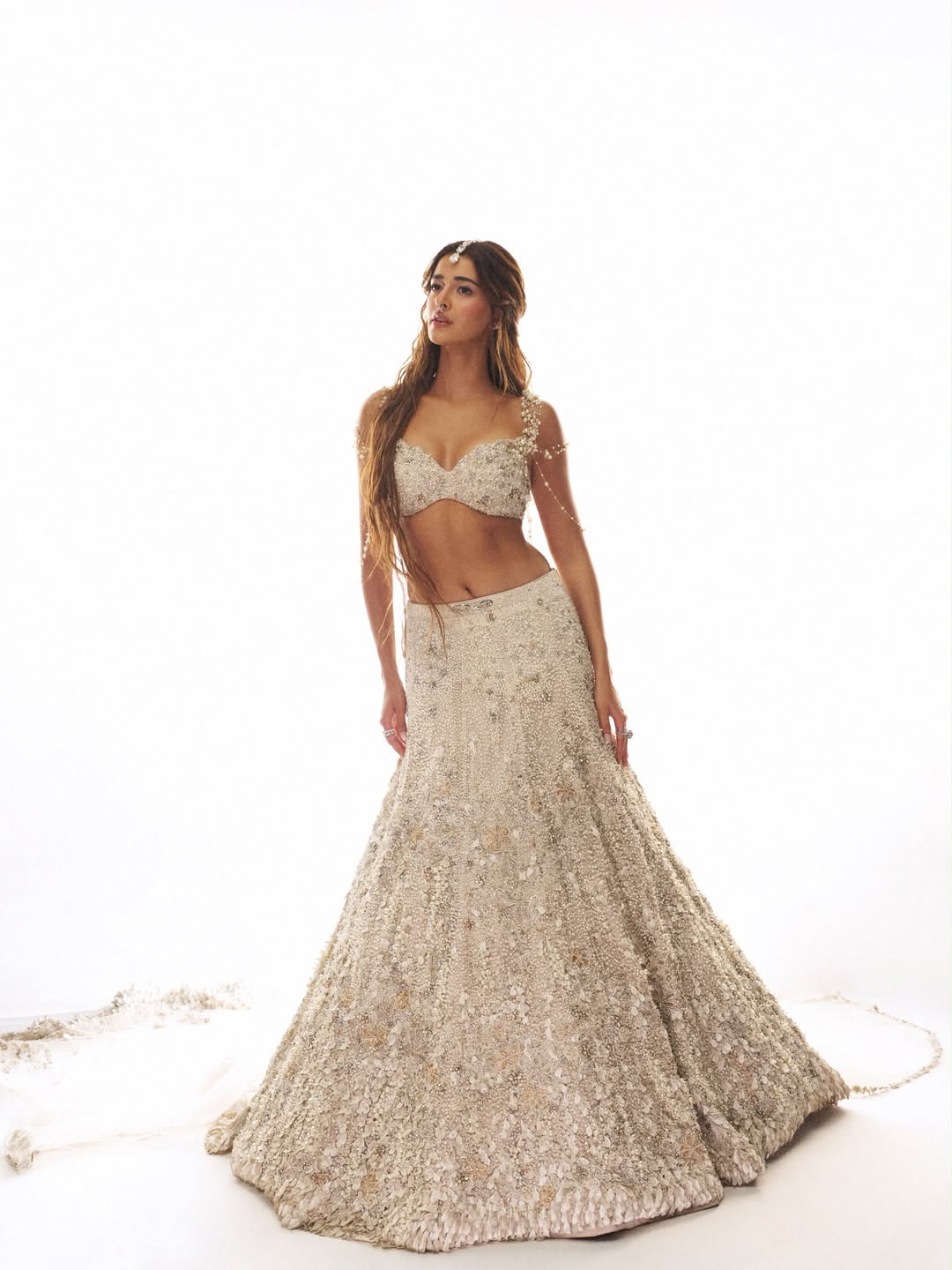 ananya panday look