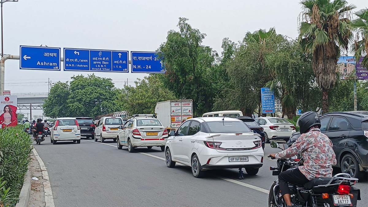 Slow Traffic in delhi-NCR (Photo-ITG)