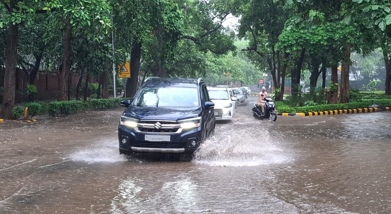 sewage pump working 