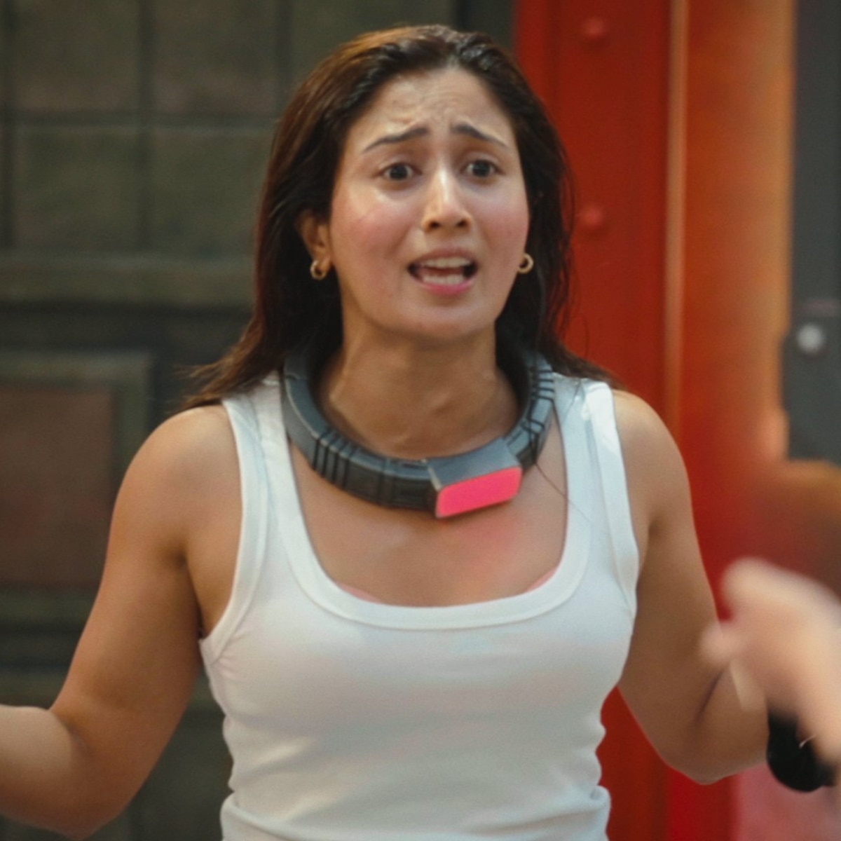 Shreya kalra on Akansha Chamola