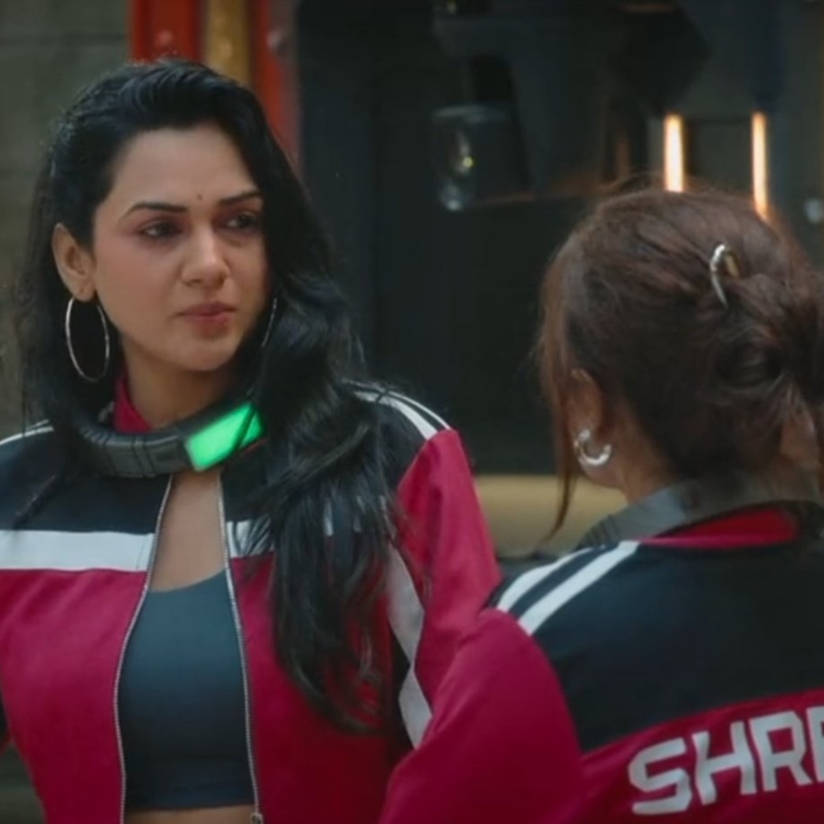 Shreya kalra on Akansha Chamola