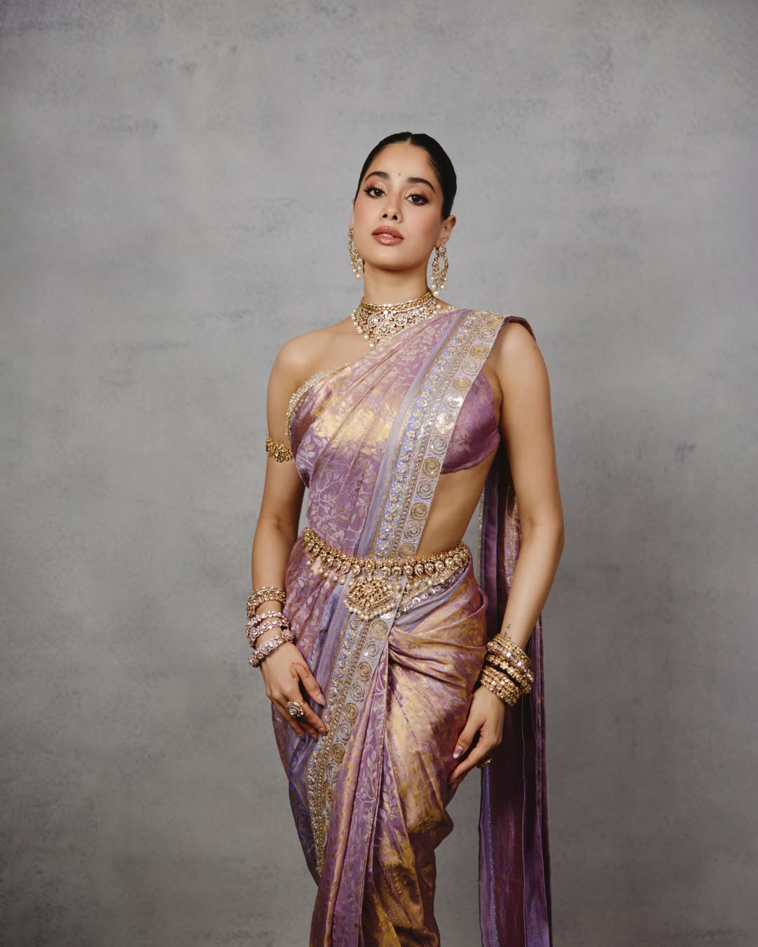 janhvi kapoor looks