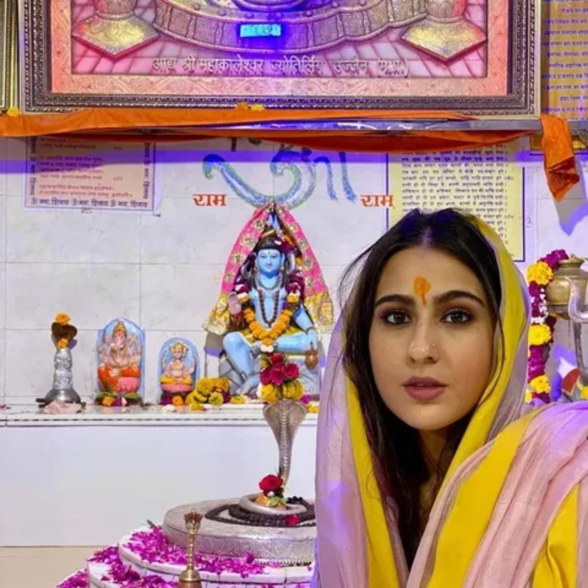 महादेव के चरणों में झुकते हैं सलमान खान से सारा अली खान तक