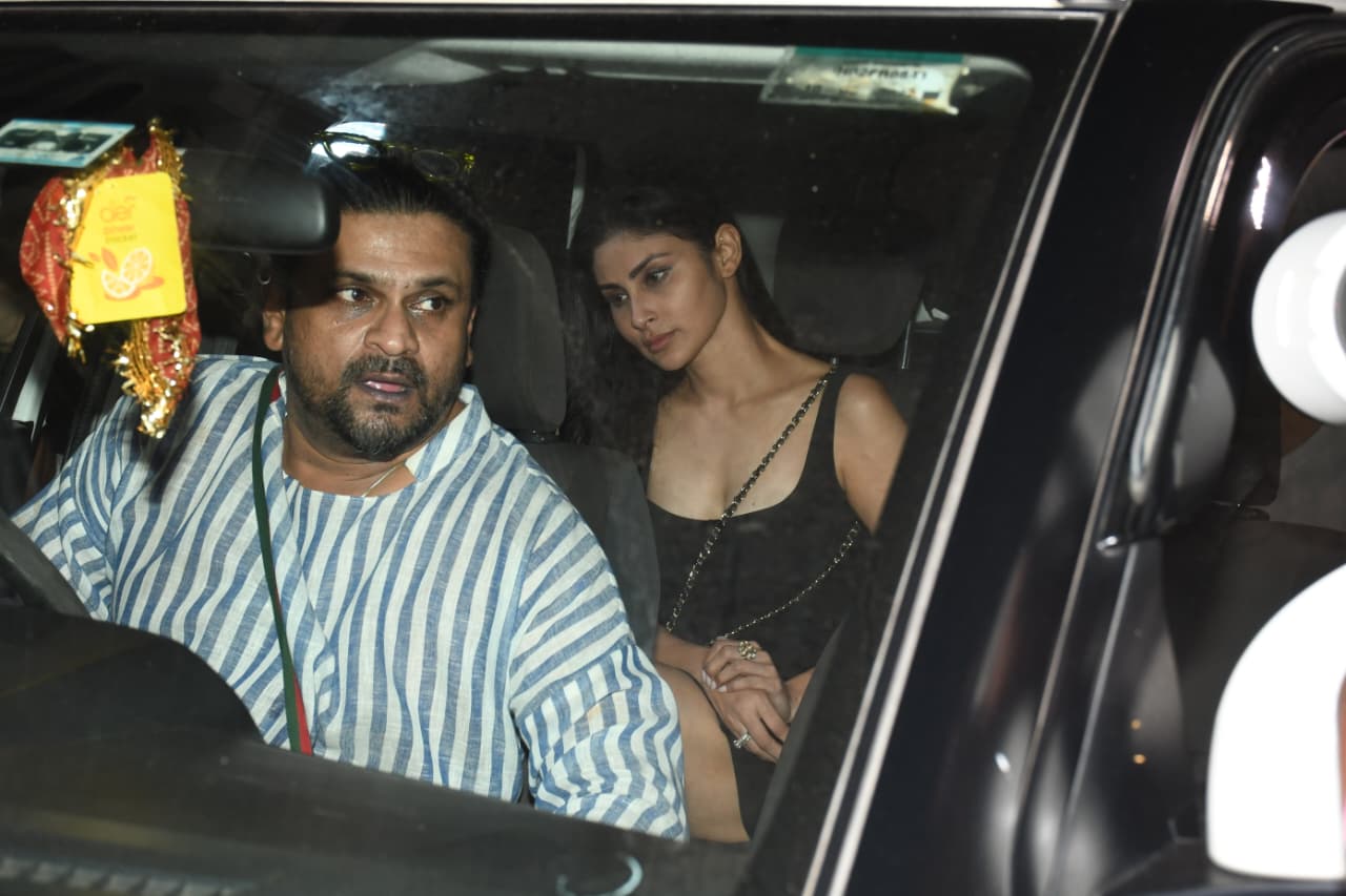 Mouni roy angry