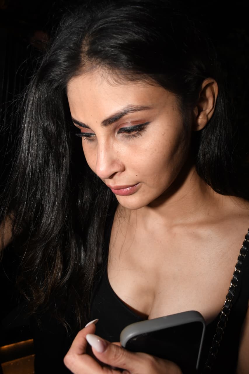 Mouni roy angry