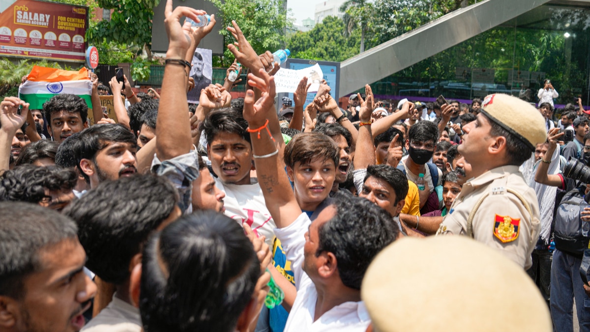 NEET-UG विवाद पर पटना में छात्रों का बड़ा मार्च