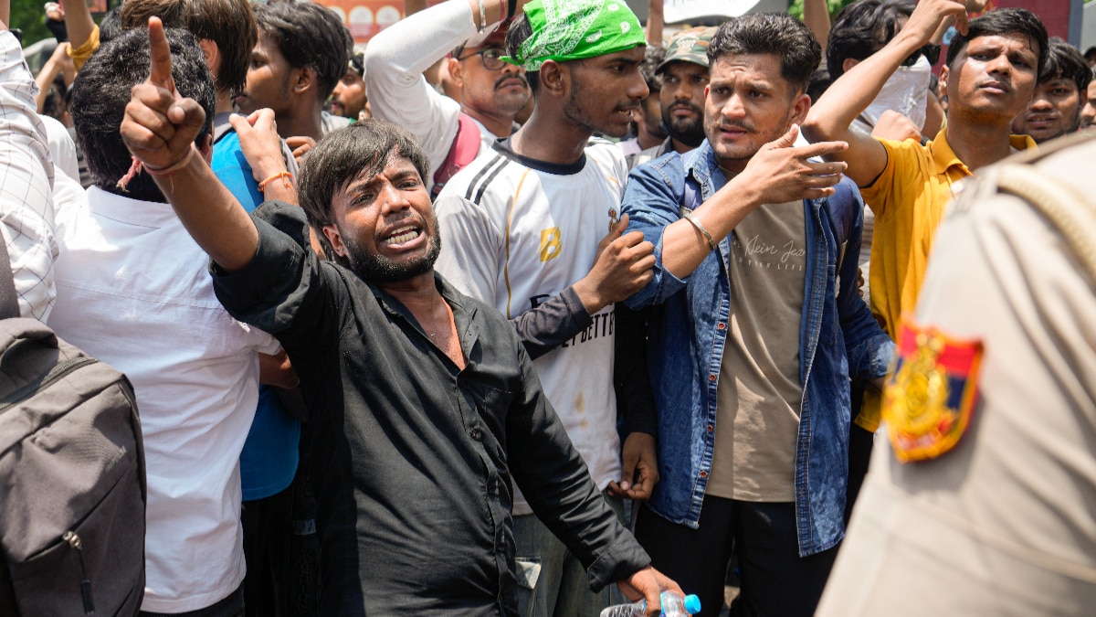 NEET-UG विवाद पर पटना में छात्रों का बड़ा मार्च