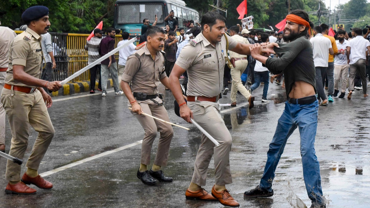 NEET-UG विवाद पर पटना में छात्रों का बड़ा मार्च