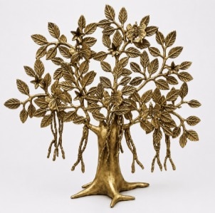 Prime Minister Narendra Modi gifted a Dhokra Tree of Life Sculpture from Bastar to the Prime Minister of New Zealand
