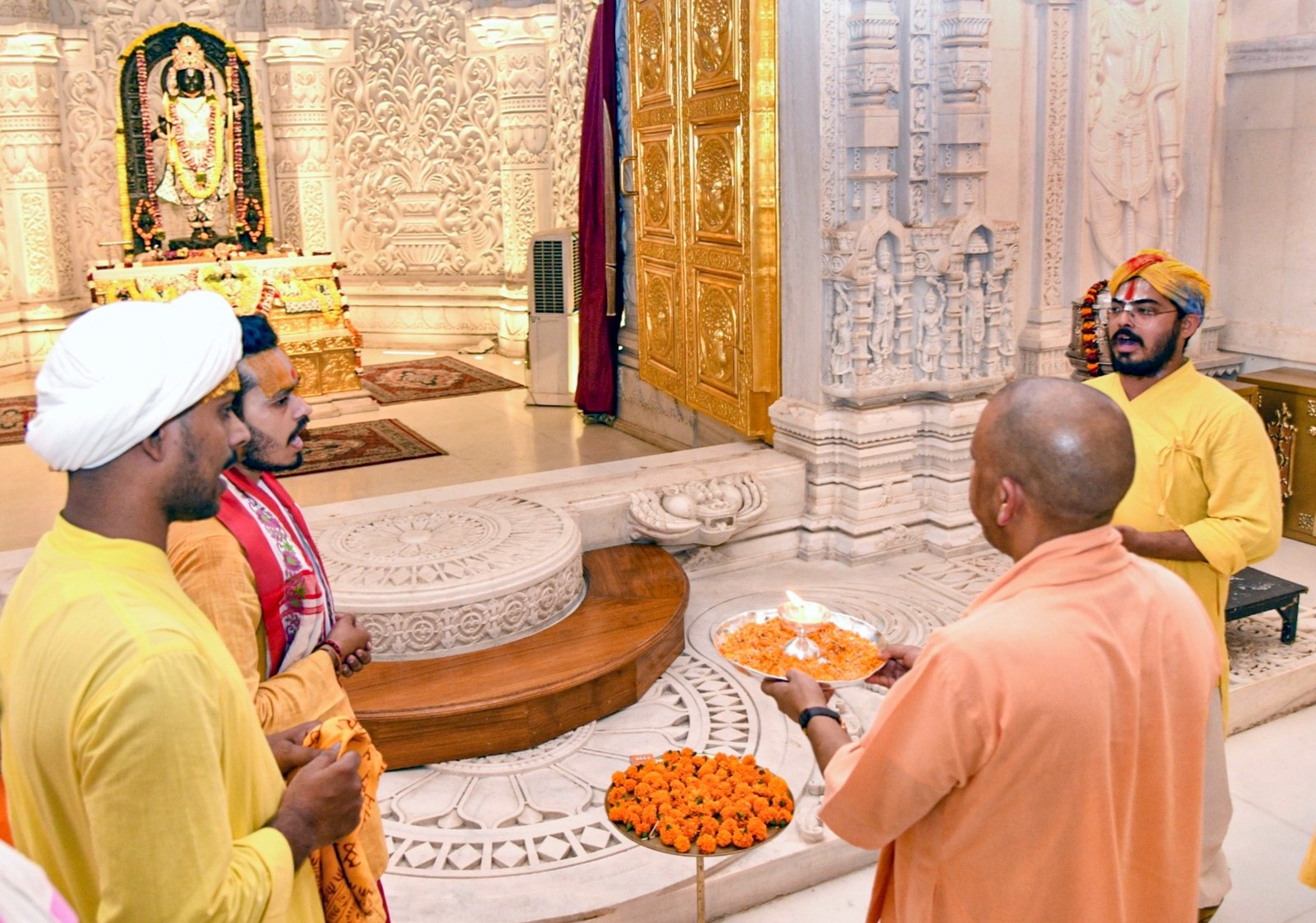 पहले से चल रही है चढ़ावे में गड़बड़ी की जांच