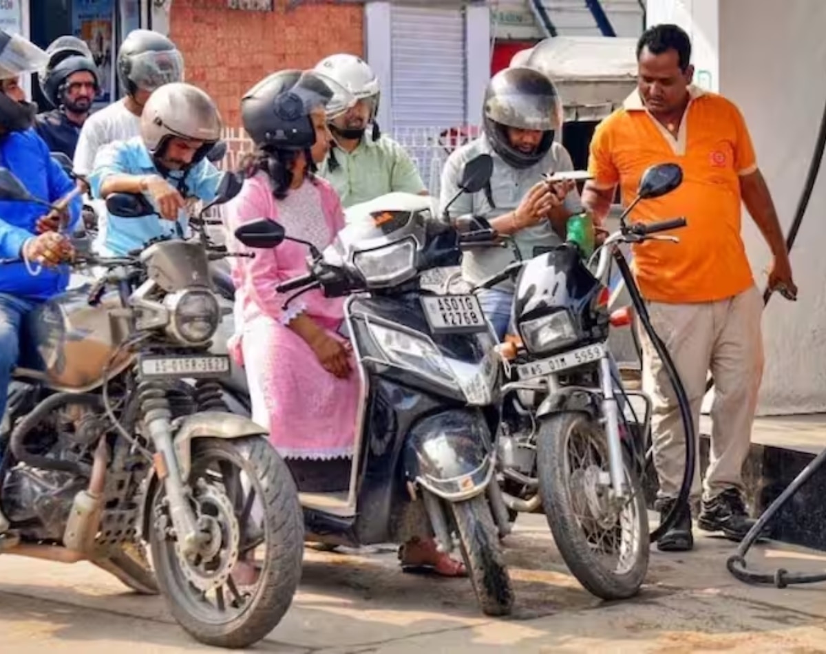 दूसरा बदलाव: Petrol-Diesel हुआ सस्ता