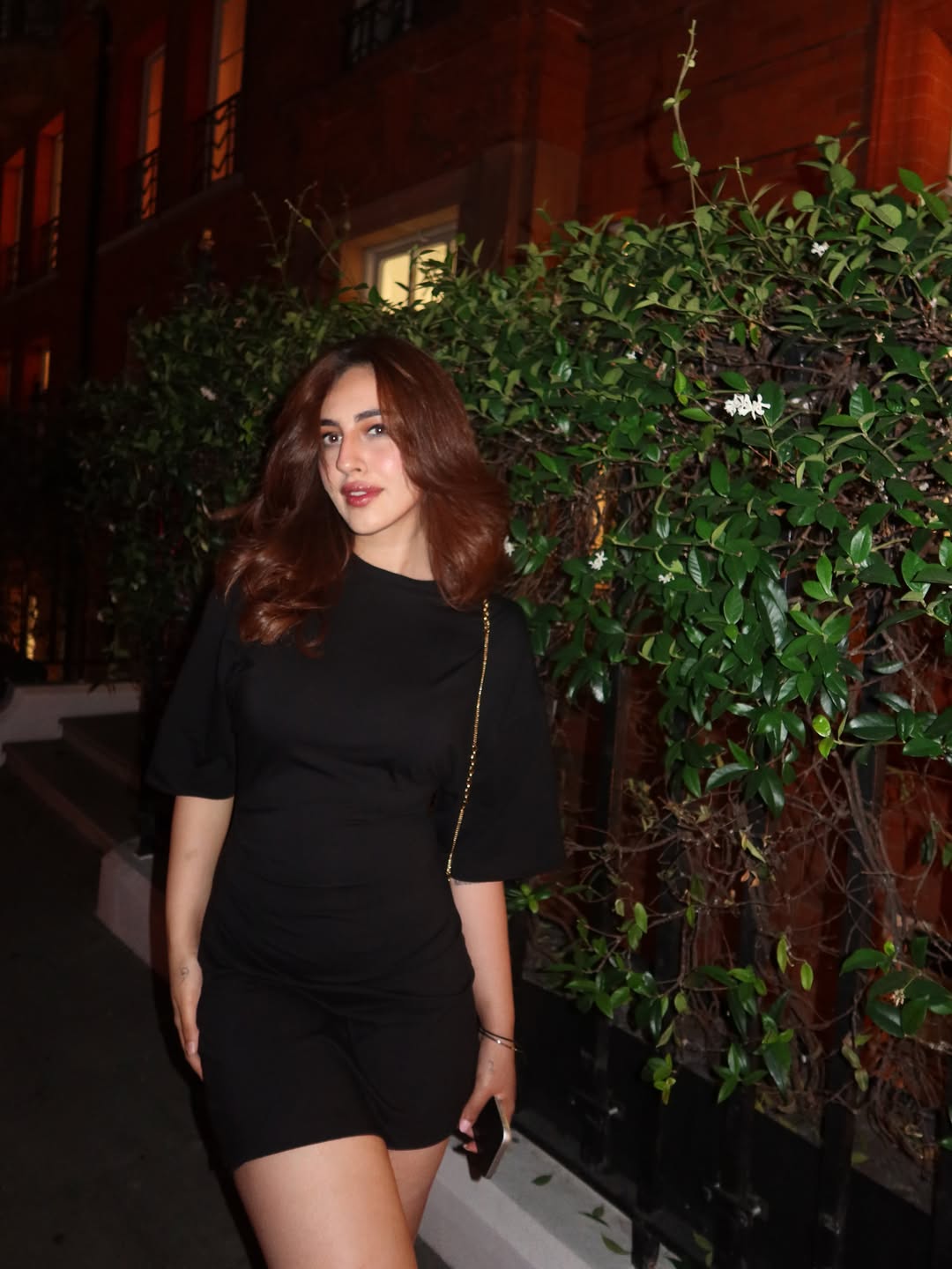 Samreen Kaur black look