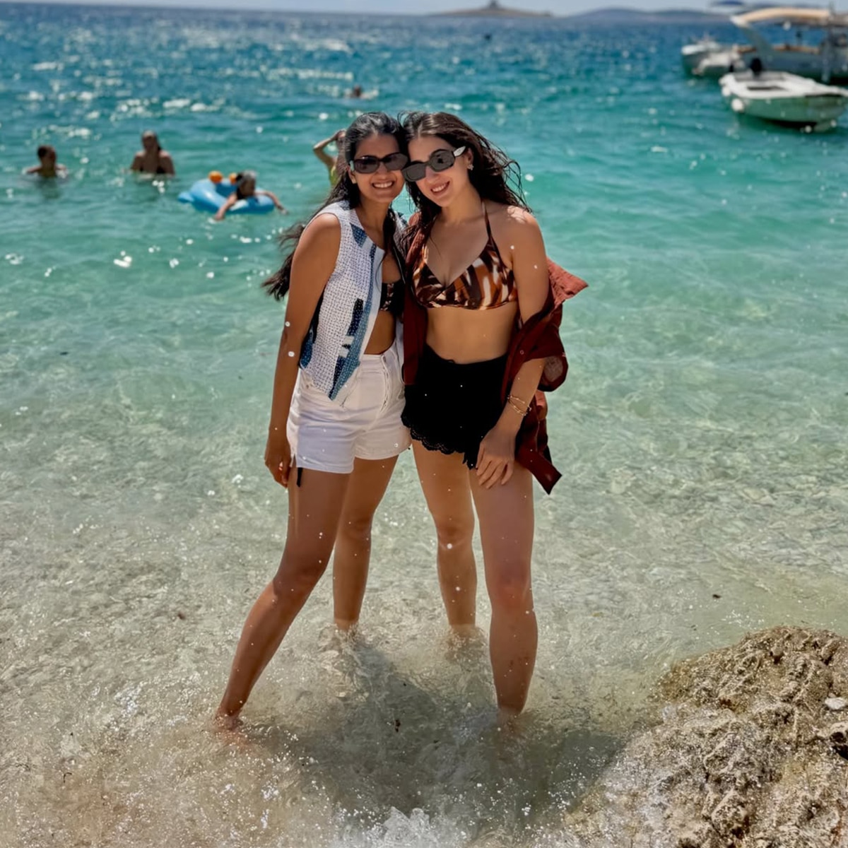 sara ali khan bold bikini photos