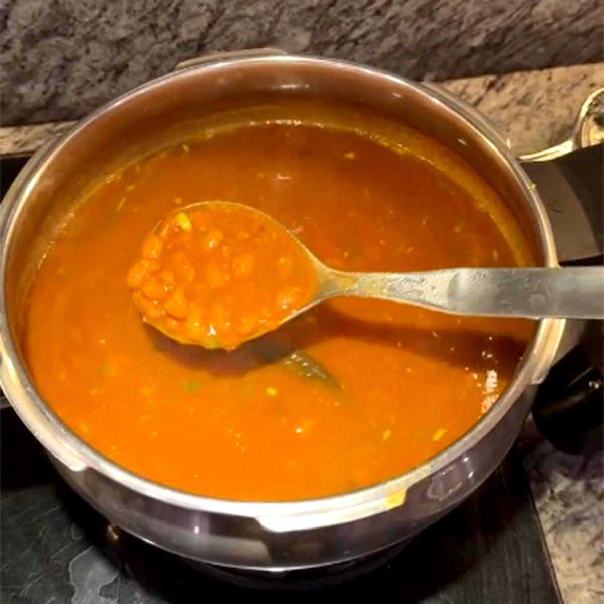 शिखर धवन की पत्नी ने ससुराल में बनाई पहली रसोई