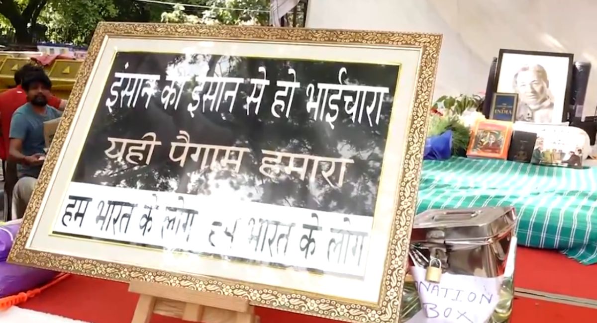 अनशन स्थल पर सोनम वांगचुक की मौजूदगी की याद