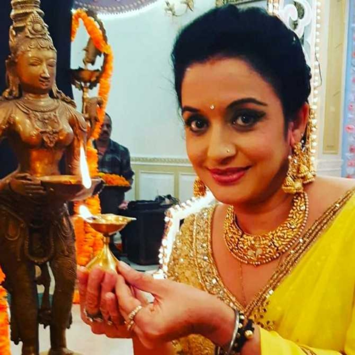 suwati anand happily single at 63