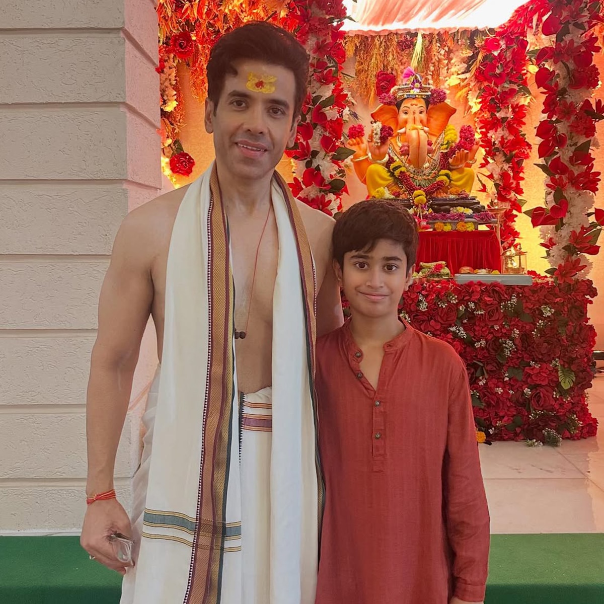 tusshar kapoor welcomes son with surrogacy