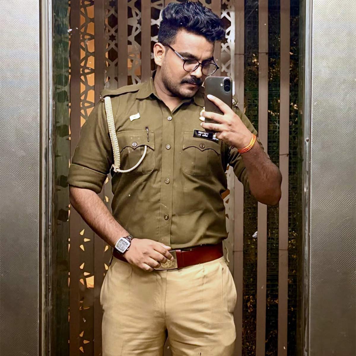 समय रैना के शो में छाए यूपी पुलिस कॉन्स्टेबल कपिल दिनकर