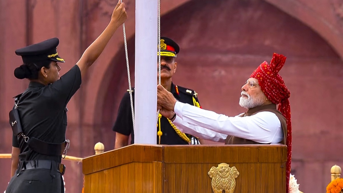indian-army-captain-sonia-singh-chauhan-pm-modi-red-fort-independence-day-