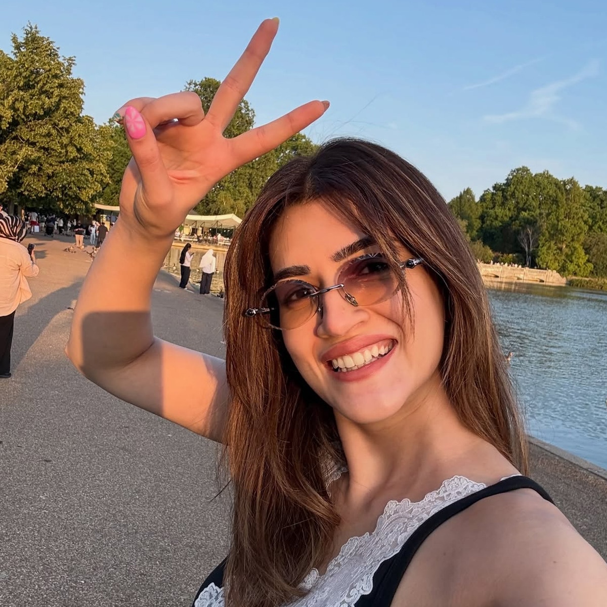  kriti sanon confirms relation with kabir bahia
