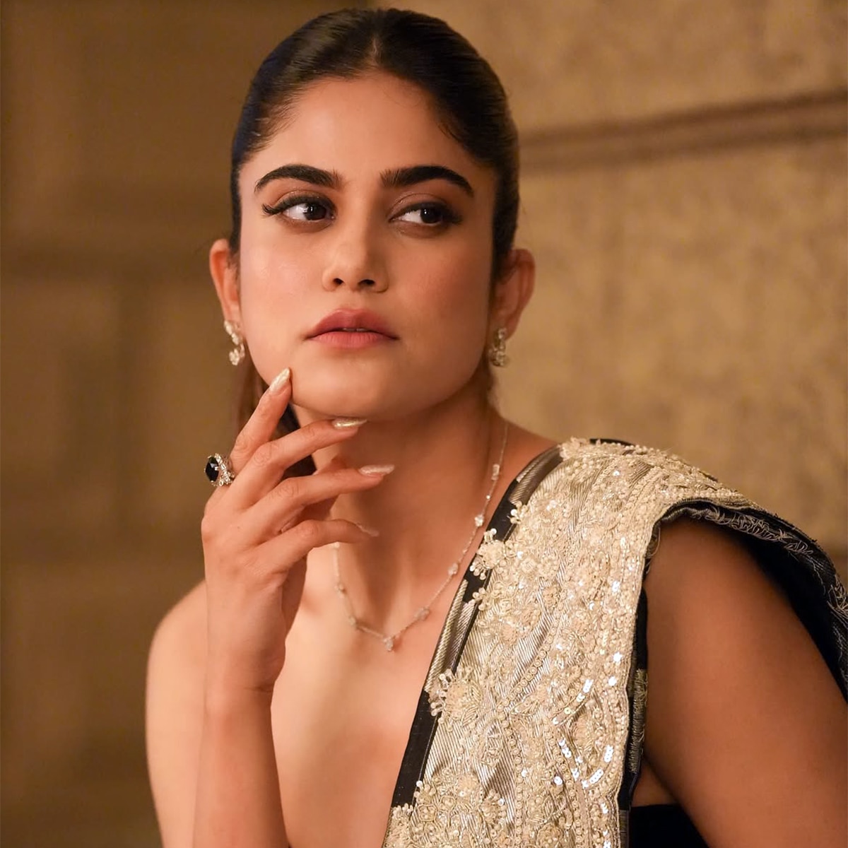 aaditi pohankar intimate scenes bobby deol 