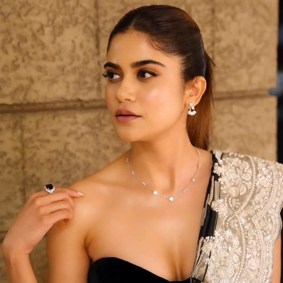 aaditi pohankar intimate scenes bobby deol 