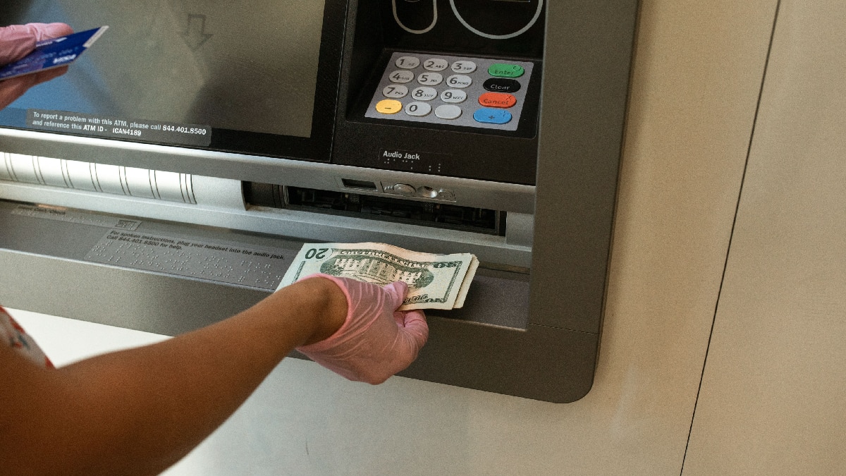 ATM  cash 